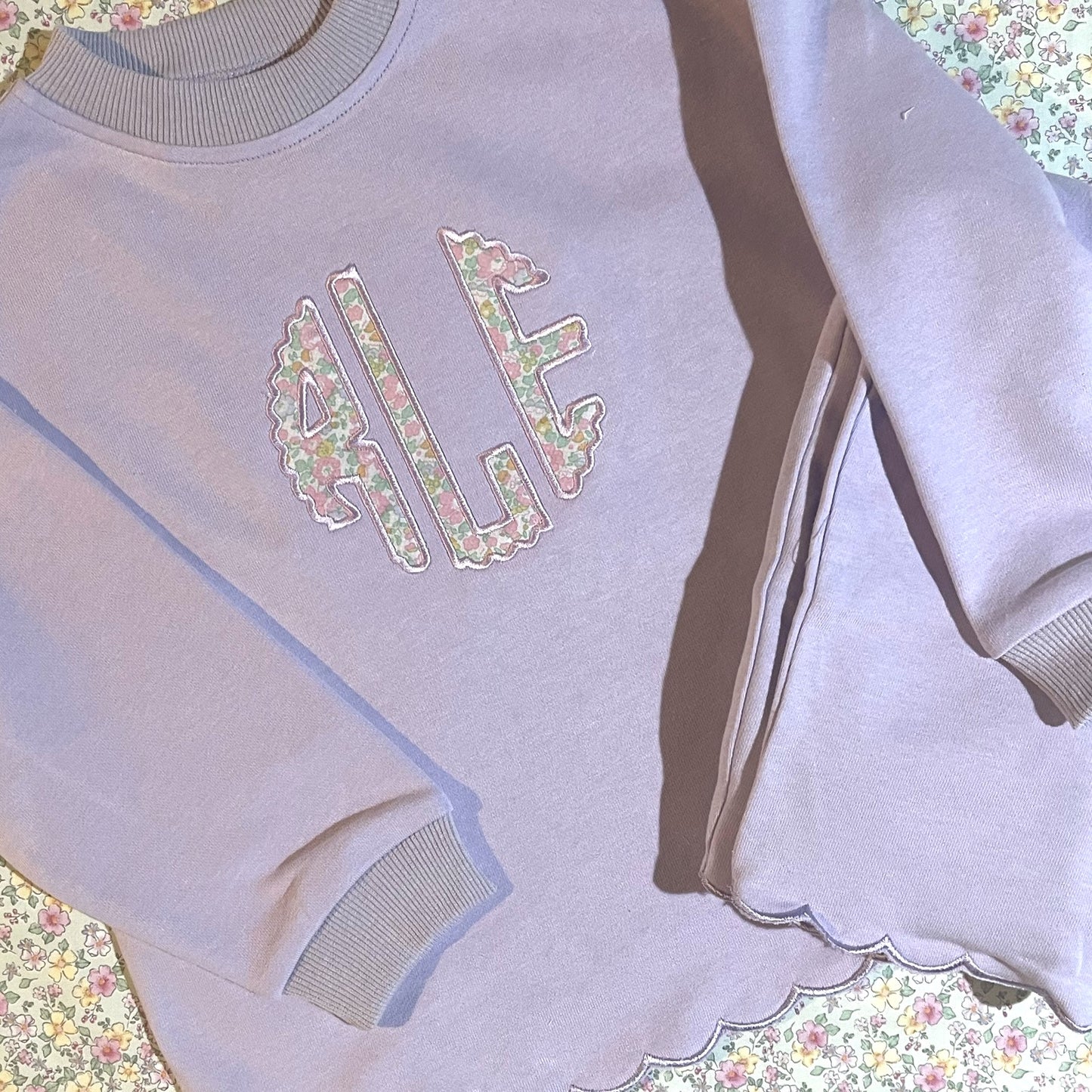 Embroidered Scallop Set (Lilac)